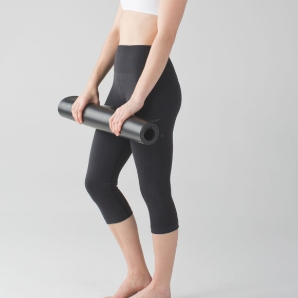 Lululemon Flow & Go Crop - Picture 4 of 15